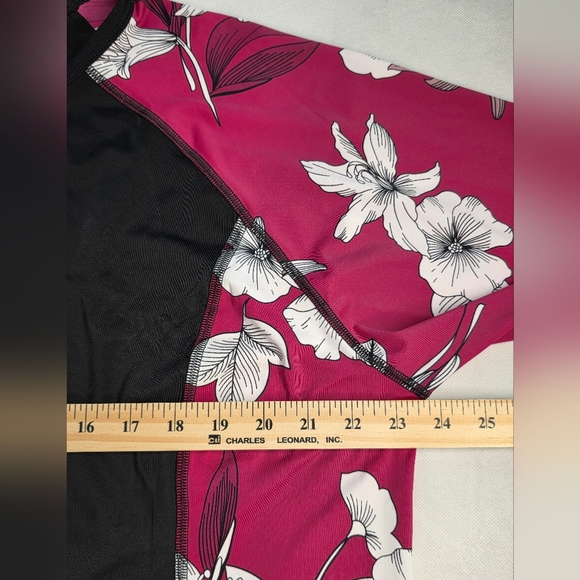 Cacique Swim 22W Rash Guard Long Sleeve Red Black Floral Sangia AX-1924 - Picture 8 of 9